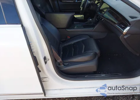 2017 Cadillac Ct6 Premium Luxury z USA, uszkodzony, nr VIN 1G6KF5RS2HU167363